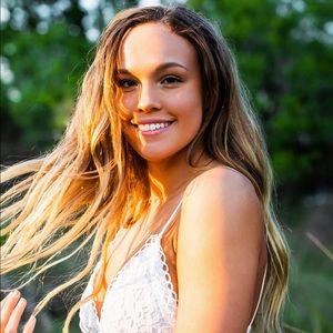 Meet your Posher, Caroline